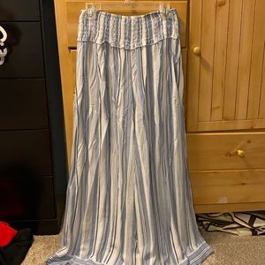 Wide leg pants